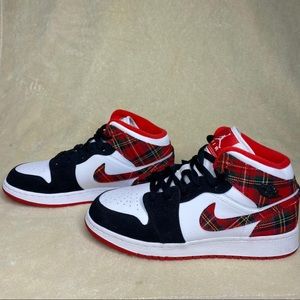 Air Jordan 1 Retro Mid GS Bad Santa